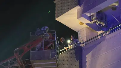 Hatay'da 5 katlı binada yangın : 30 kişi mahsur kaldı !