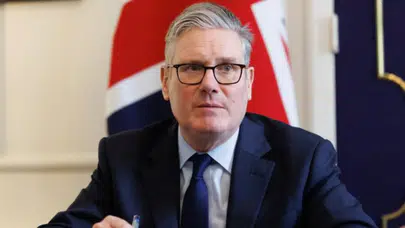 İngiltere, İran saldırısı nedeniyle Kıbrıs Adası çevresine savaş gemisi konuşlandıracak