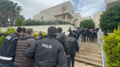 Marmaris Belediyesi rüşvet operasyonunda 13 şüpheli adliyede