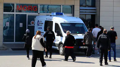 Antalya’da bariyerlere çarpan motosiklet sürücüsü öldü