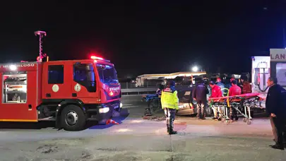 TEM Otoyolu'nda otomobil bariyerlere çarptı : 2 kişi ağır yaralandı