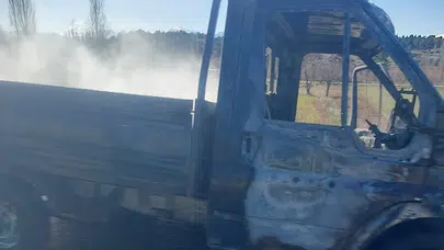 Konya Seydişehir'de yangın : Kamyonet kullanılamaz hale geldi