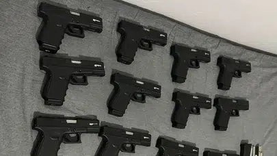 İstanbul'da kaçak silah operasyonu : 19 silah ele geçirildi