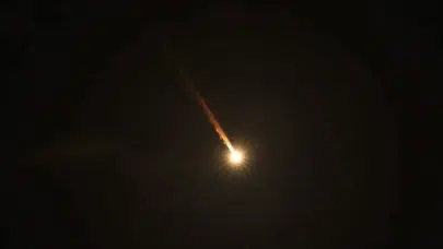 İran, Katar'daki Ras Laffan rafinerisine füze saldırısı düzenledi