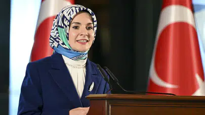 Hayatımıza değer katan tüm kadınlara şükranlarımı sunuyorum