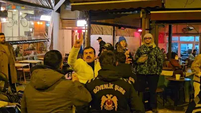 Ünlü oyuncu Ufuk Bayraktar , 8 Mart yürüyüşünde olay çıkardı