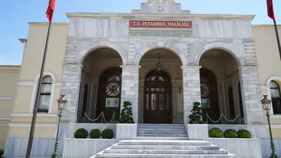 İstanbul Valiliği'nden Fatih'te çöken binalara ilişkin açıklama