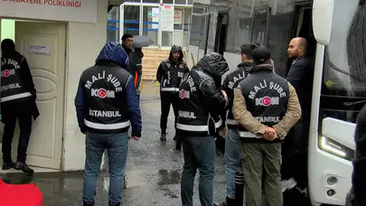 Uşak Belediyesi'nde gözaltına alınanlar sağlık kontrolünden geçirildi