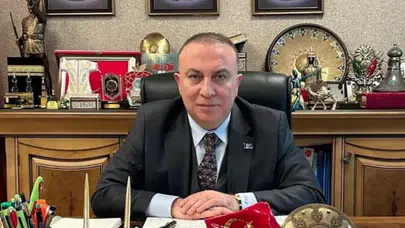 İzzet Ulvi Yönter Kimdir ve MHP Genel Başkanlığı Yardımcılığından Neden İstifa Etti?