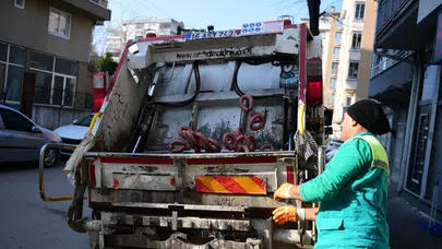 Bursa'da sağlıksız gıda denetimi : Küflenmiş 700 kilo sucuk imha edildi