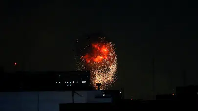 İran'ın başkenti Tahran'da şiddetli patlamalar yaşanıyor