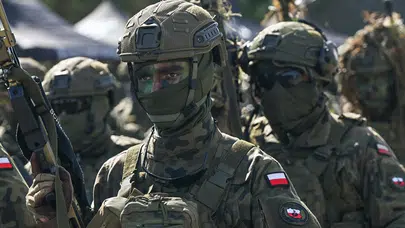 Polonya, Irak’taki askerlerini tahliye etti