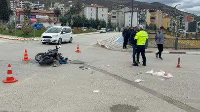 Tokat'ta feci kaza : Motosikletle otomobil çarpıştı, 2 kişi ağır yaralandı