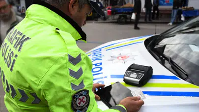 İstanbul Ümraniye'de makas atan 2 sürücüye 198 bin 719 para cezası