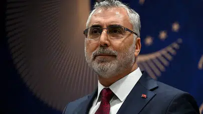 Bakan Işıkhan 'Gençliğin Üretim Çağı Bölgesel Kariyer Fuarı'nda