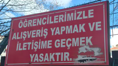 Eskişehir'de okul tellerinde ilginç uyarı : Görenler şaşırdı