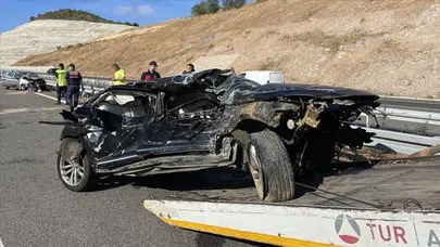 Balıkesir otoyolunda çift taraflı kaza : 2 kişi yaralandı