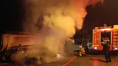 Hatay’da park halindeki otomobil yandı : Araç kullanılamaz hale geldi