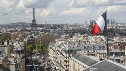 Paris Belediye binasında yolsuzluk skandalı patlak verdi