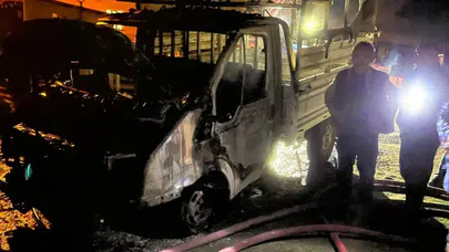 Çorum Alaca'da kamyonet yangını : Alevler ev ve araca da sıçradı