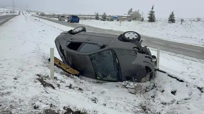 Yozgat'ta otomobil yan yattı : 4 kişi yaralandı