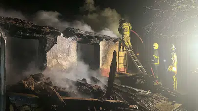 Bursa'da 2 katlı evde feci yangın