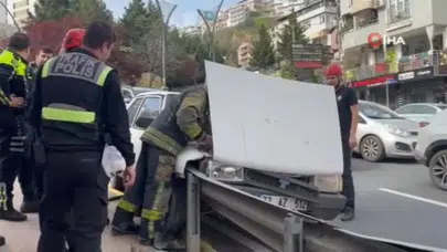 Kocaeli'de faciadan dönüldü : Freni tutmayan otomobil bariyerlere çarptı