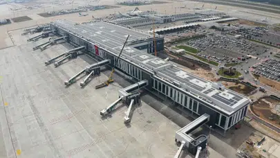 Bakan Uraloğlu duyurdu : Antalya Havalimanı'nın yıllık yolcu kapasitesi 82 milyona yükseldi