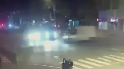 Antalya Manavgat'ta feci kaza : Ambulansa çarpan sürücü alkollü çıktı! Kaza anı kamerada