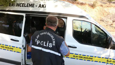 Bursa'da şüpheli ölüm : Park halindeki aracı yanında ölü bulundu