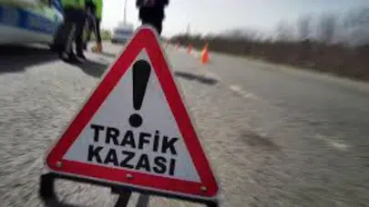 Denizli Honaz'da traktör devrildi : Sürücü hayatını kaybetti, oğlu yaralandı