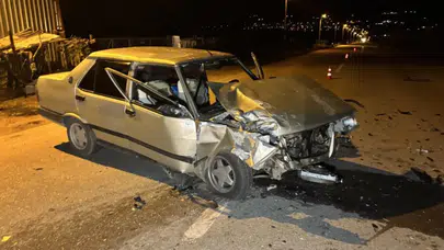 Çanakkale'de otomobil ile motosiklet çarpıştı : 3 yaralı
