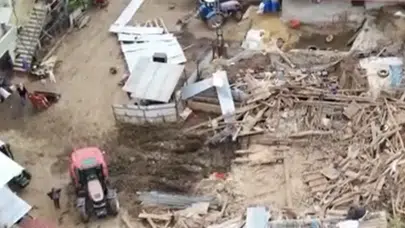 Kastamonu'da fırtınada ahır çöktü : 4 büyükbaş hayvan telef oldu