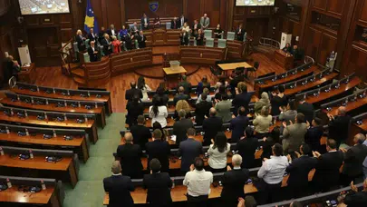 Kosova'da siyasi çıkmaz : Cumhurbaşkanı seçilmeyince meclis feshedildi