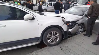 Erzincan'da kaza : 2 sürücü yaralı
