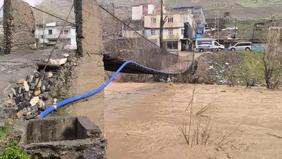 Şırnak'ta sağanak yağışlar sonrası Habur Çayı taştı