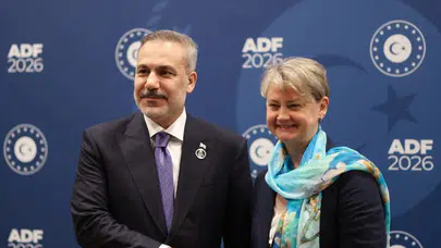 Dışişleri Bakan Fidan, İngiltere Dışişleri Bakanı Cooper ile görüştü