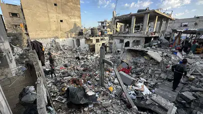 İsrail, Gazze Şeridi'nin kuzeyini bombaladı : 3'ü çocuk 5 ölü