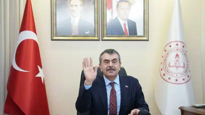 Bakan Tekin'den demokrasi ve cumhuriyet vurgusu