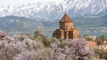 Akdamar Badem Çiçeği Festivali Neden İptal Edildi ve Gelecekte Ne Zaman Yapılacak?