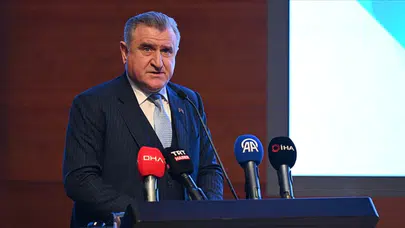 Bakan Bak : Çocuklarınızla konuşun, çocuklarınıza sarılın, çocuklarınıza sevginizi aktarın