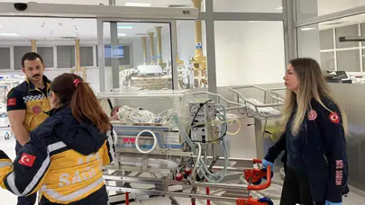 Çanakkale'de 54 günlük bebek, uçak ambulansla Ankara'ya sevk edildi