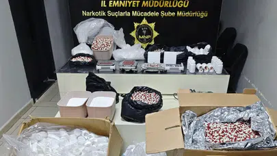 Mersin'de binlerce sentetik ecza hapı ele geçirildi