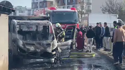 Sancaktepe'de yangın : Kamyonet alev alev yandı