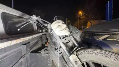 Avcılar'da denetim : Far yerine 'V for Vendetta' maskesi takan motosikletliyi polis yakaladı!