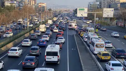 İstanbul'da trafik yoğunluğu yüzde 72 oldu