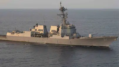 ABD , Umman Denizi'nde İran gemisini vurdu