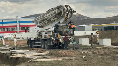 Sivas'ta beton kalıbına düşen 23 yaşındaki genç işçi hayatını kaybetti