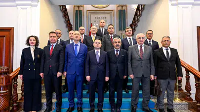 Bakan Gürlek, Yargıda Birlik Derneği ile bir araya geldi