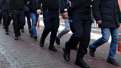 İzmir merkezli 3 ilde DEAŞ operasyonu : 9 gözaltı